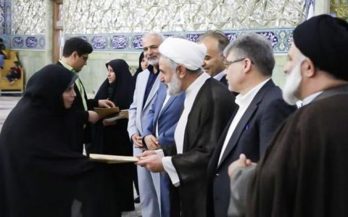 تجلیل از پرستاران نمونه استان قم تجلیل از پرستاران نمونه استان قم